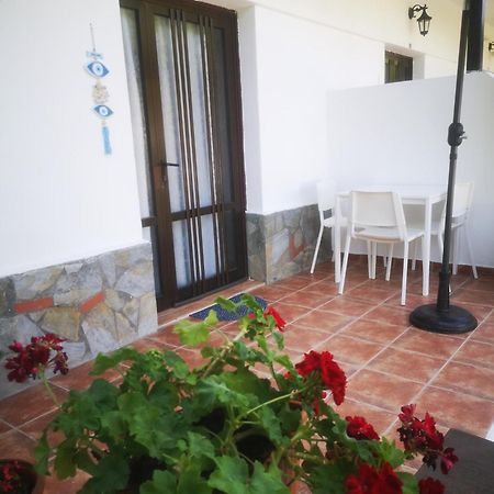 Achillion B&B Paralía Skotínis Εξωτερικό φωτογραφία