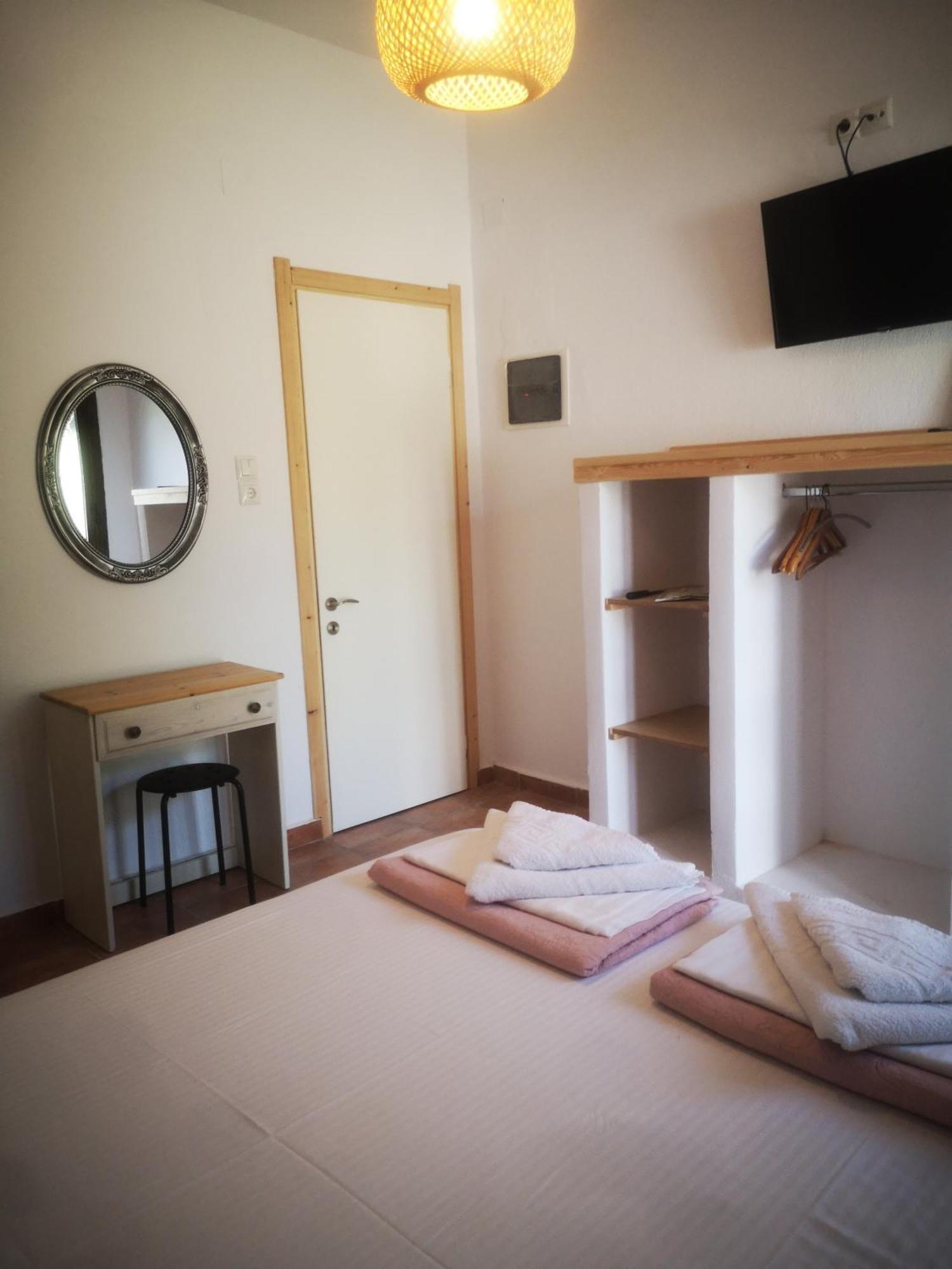 Achillion B&B Paralía Skotínis Εξωτερικό φωτογραφία
